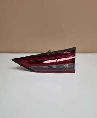 Nissan Qashqai J12 Tailgate rear/tail lights V360010R 12V16W