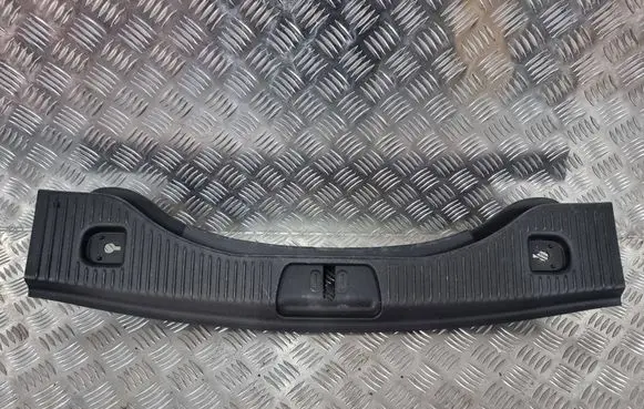 Trunk/boot sill cover protection