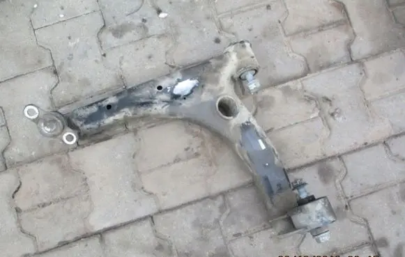 Volkswagen Crafter Front lower control arm/wishbone 2N0407152J