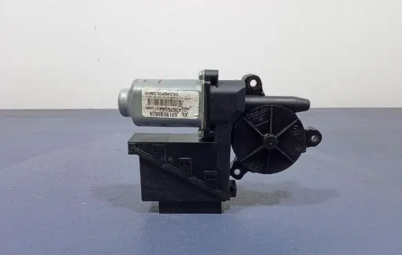 Skoda Fabia Mk1 (6Y) Front door window regulator with motor 6Q1959802A