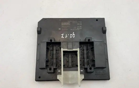 Audi Q2 - Comfort/convenience module 5Q0937084CG 011700110464 BCMPQ37H