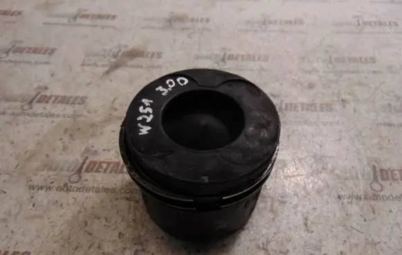 Mercedes-Benz R W251 Piston 