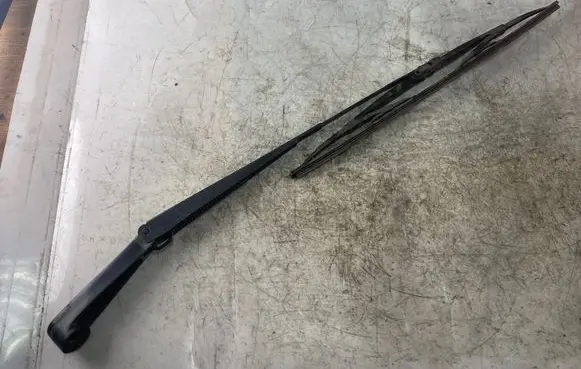 Nissan Navara D40 Windshield/front glass wiper blade 