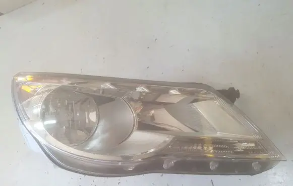 Volkswagen Tiguan Headlight lense 
