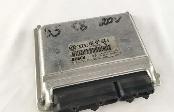 Volkswagen PASSAT B5 Engine control unit/module 26SA5119 8D0907558B 0261204774