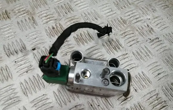 Renault Captur II Air conditioning (A/C) expansion valve 295E35353R LW615002 0000281066