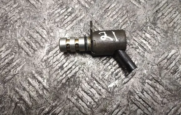 Porsche Panamera (970) Camshaft vanos timing valve 06E115243G
