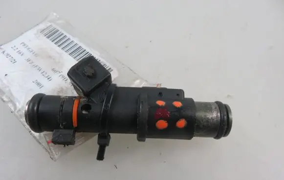 Peugeot 607 Fuel injector 01F004A