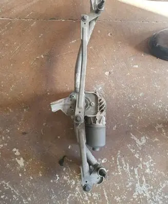 BMW 5 F10 F11 Front wiper linkage