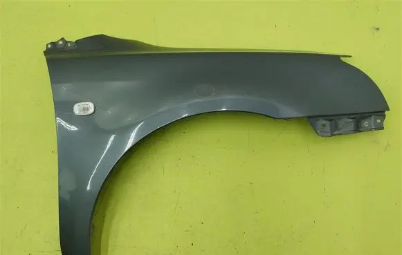 Toyota Avensis T250 Fender 