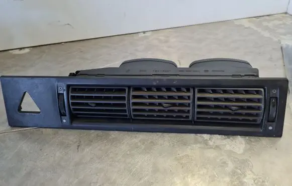Volkswagen Transporter - Caravelle T4 Dash center air vent grill 7D0819709