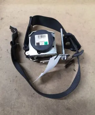 Opel Zafira B Front seatbelt 560834801
