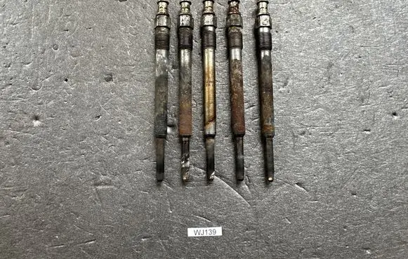 Jeep Grand Cherokee (WJ) Glow plug 5080046AA