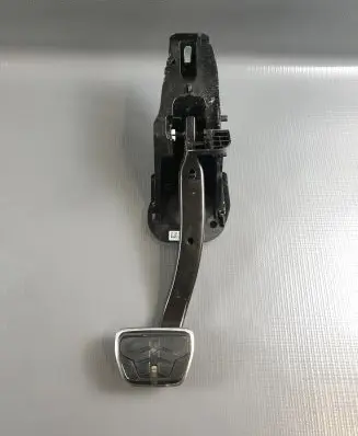 BMW i4 Brake pedal 689111801