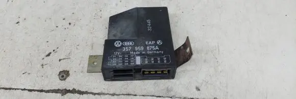 Volkswagen PASSAT B3 Door control unit/module 357959875A