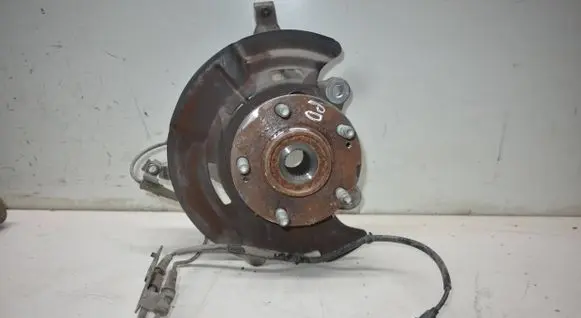 Front wheel hub