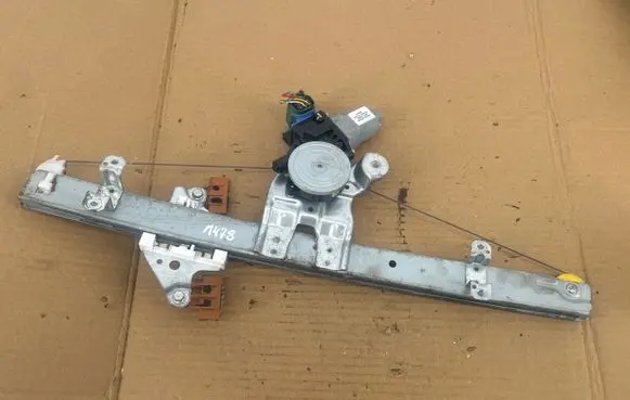 Nissan Leaf I (ZE0) Rear door window regulator with motor 80731 WR07303 41009
