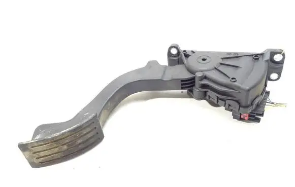 Mazda 3 I Accelerator throttle pedal 4M51-9F836-AG
