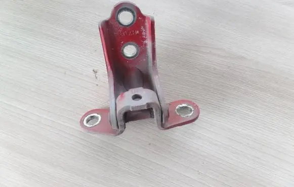 Hyundai i30 Front door upper hinge