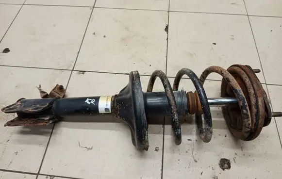 Mitsubishi Outlander Front shock absorber with coil spring