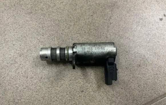 Ford Mondeo MK V Oil pressure sensor 9815631580