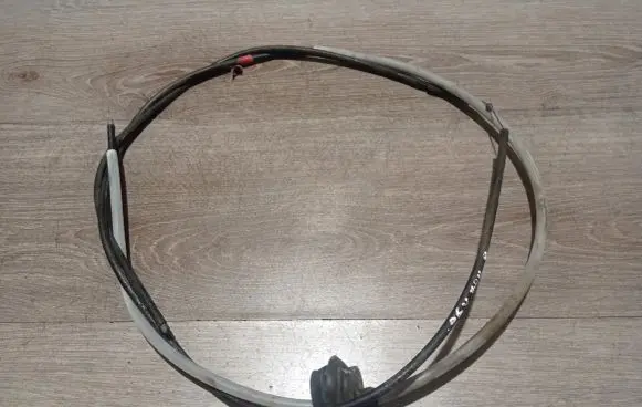 Volvo V70 Engine bonnet/hood lock release cable 