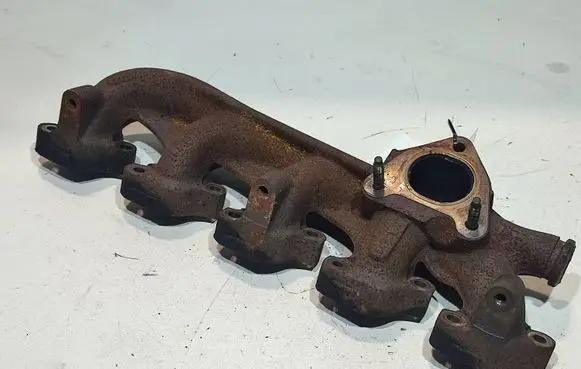 Volvo XC70 Exhaust manifold 30637797