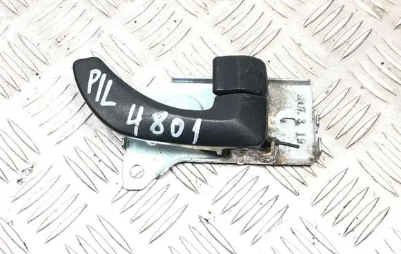 KIA Sorento Front door interior handle