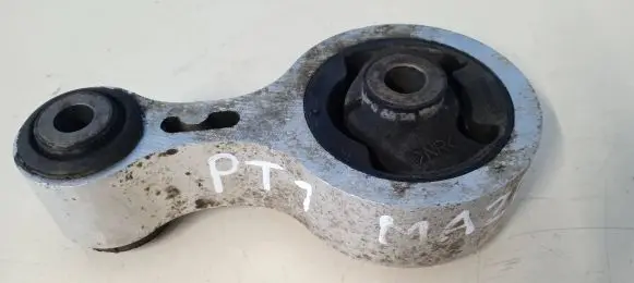 Mazda 6 Engine mount bracket