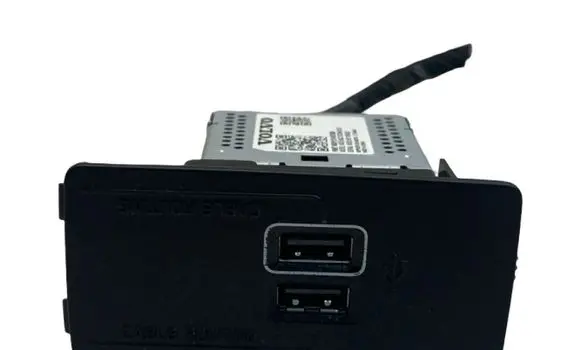 Volvo S60 USB socket connector 31407038 3812939