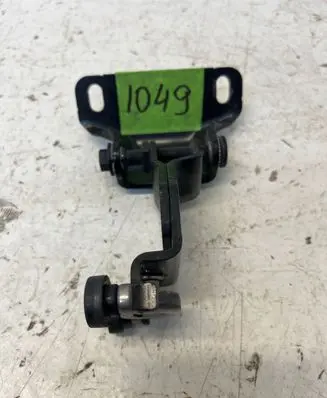 Volkswagen Caddy Sliding door middle roller runner 2K7843304A