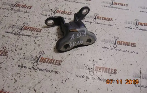 Toyota Avensis T270 Rear door upper hinge