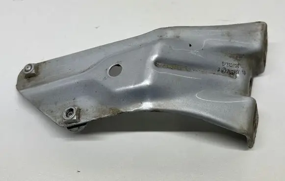 Volkswagen Golf VI Fender mounting bracket 5K6821138