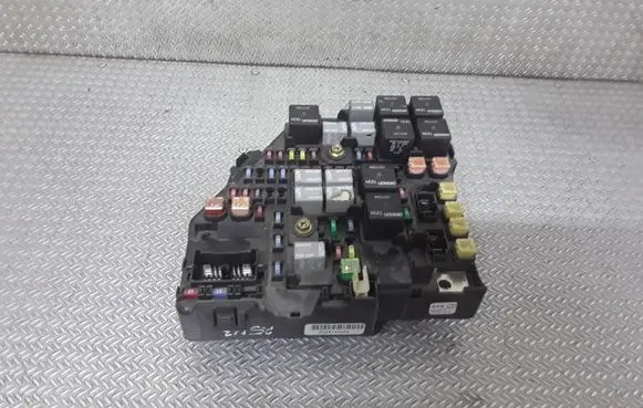 Cadillac CTS Fuse module 25743052