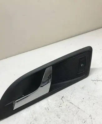 Skoda Octavia Mk2 (1Z) Front door interior handle 1Z0837247