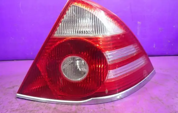 Ford Mondeo Mk III Rear/tail lights 6S71-13404-A