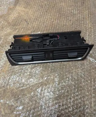 Audi A4 S4 B8 8K Dash center air vent grill 8T2820951C