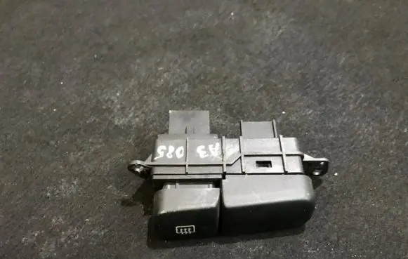 Mitsubishi Carisma Windscreen/window heater switch