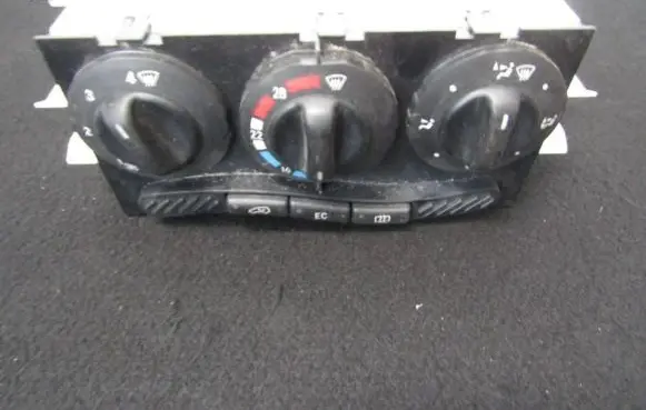 Mercedes-Benz A W168 Climate control unit 1688300485 q144199