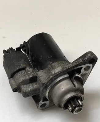 Volkswagen PASSAT B6 Starter motor 0001121408 027911023E