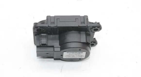 Mitsubishi ASX Air flap motor/actuator CSA512T014