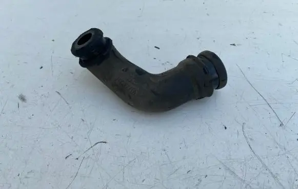 Volvo V60 Breather hose/pipe 30777567