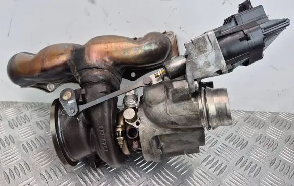 BMW 5 F10 F11 Turbo 7588938 7609210