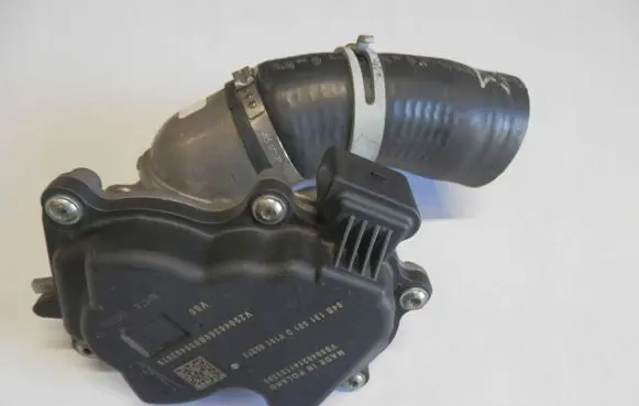 Seat Ibiza IV (6J,6P) Throttle valve 04B131501D