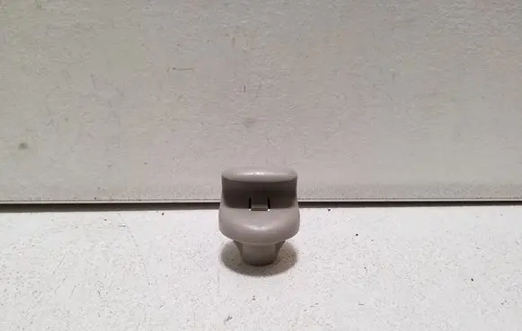 Nissan Navara D23 Sun visor clip/hook/bracket 