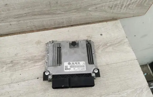 Volkswagen PASSAT B6 Engine control unit/module 06J906026