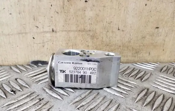 Air conditioning (A/C) expansion valve