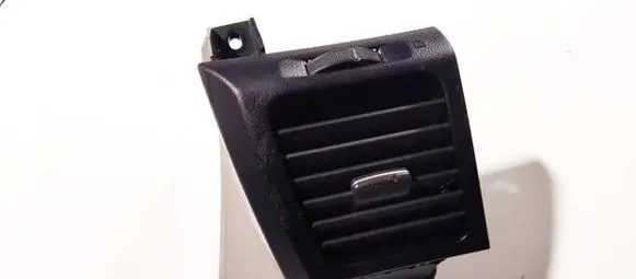 Mitsubishi Grandis Dash center air vent grill gn71104820 gn711-04820