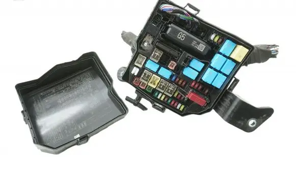 Mazda 2 Fuse box set