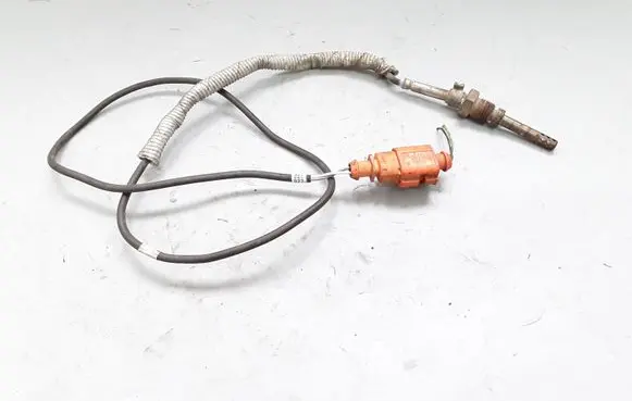 Volkswagen Touran I Exhaust gas temperature sensor 03G906088F
